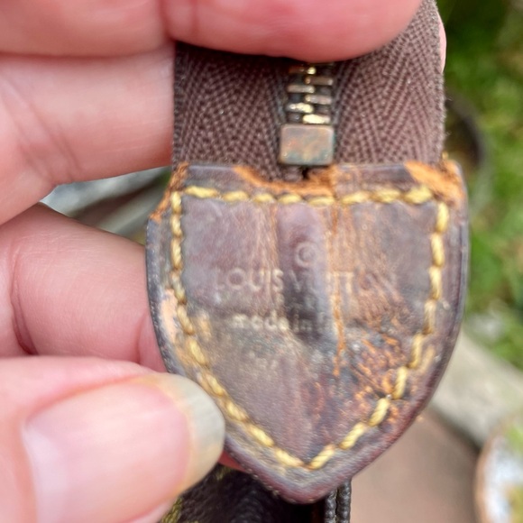 Auth Louis Vuitton Monogram Pouch Clutch Date-code 1989 France - Picture 4 of 12